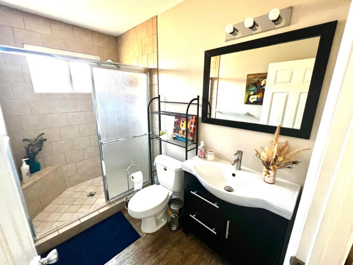 Sweet Tuscan Dreams-Private Entrance & Bathroom With Patio Los Angeles Exteriör bild